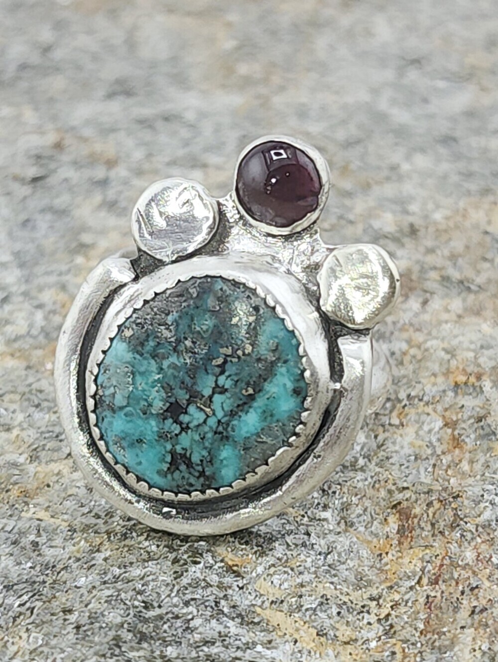 TURQUOISE & GARNET RING HANDMADE IN RECYCLED STERLING SILVER METAL Size 9 - Picture 5 of 15
